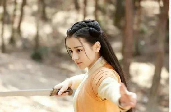 女星在古装剧中舞剑谁最美？刘亦菲“不食人间烟火”