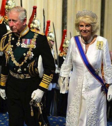 英国女王酒后吐真言 怒骂查尔斯王储妻子是恶人
